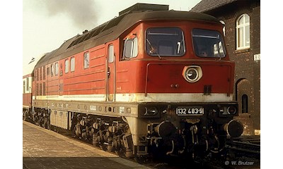 DR Diesellokomotive 132 483-9 rot mit grau/silbrig