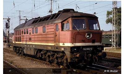 DR Diesellokomotive 142 002-5 rot mit grau Dach