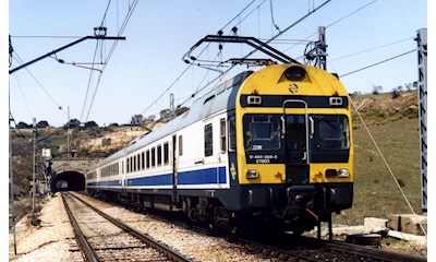 RENFE 3-teil. Set el. Triebzug 444-500 blau/weiss Ep. V