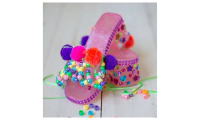 Schuhe Bastelset 350-teilig mit Perlen, Pompons, Bändern etc. 4-6 Jahre