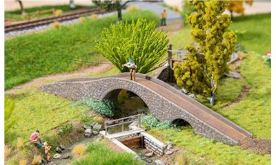 2 Fussgängerbrücken