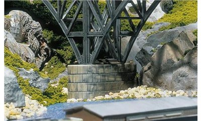 Betonbrueckenpfeiler