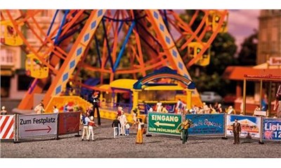 Kirmes-Absperrzäune und -Schilder
