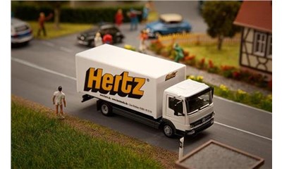 MB Atego Koffer (Hertz)