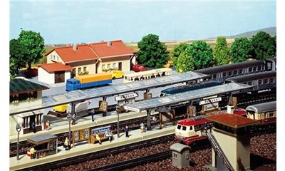 3 Bahnsteige