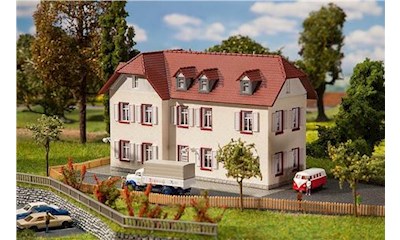 Zweistöckiges Winkelhaus