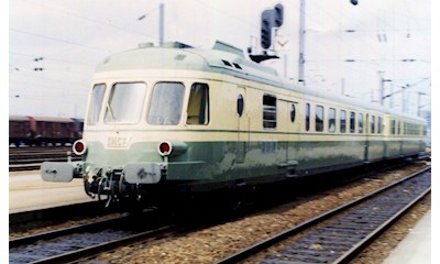 SNCF 2-teil. Diesetriebzug RGP I grün/beige Ep. IV