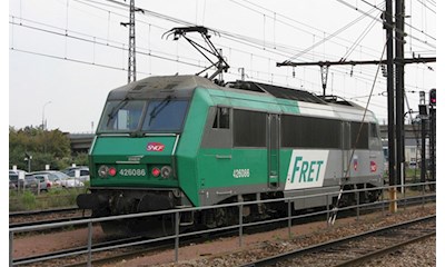 SNCF elektrische Zweisystemlokomotive BB 426086 FRET mit Carmillon-Logo Cognac