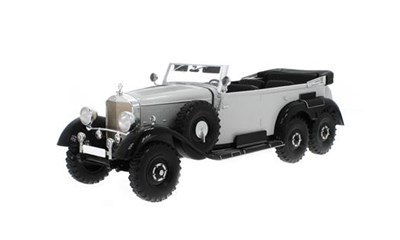 Mercedes G4 (W31), hellgrau/schwarz