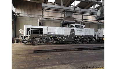 Diesellok DE 18 Mercitalia VI + PluX22 Dec. DCS