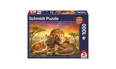 Kuschelnde Löwenfamilie