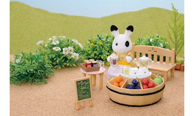 Juice Bar and Figure
