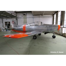 Pilatus P-3 A-829 inkl. Chromständer