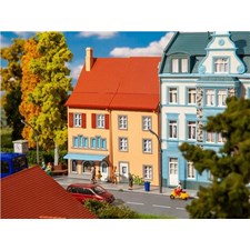 2 Reliefhäuser Kleinstadt